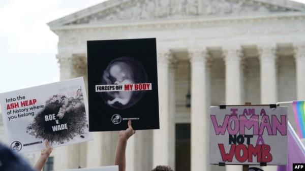 In Photos: US Supreme Court Overturns Abortion Ruling