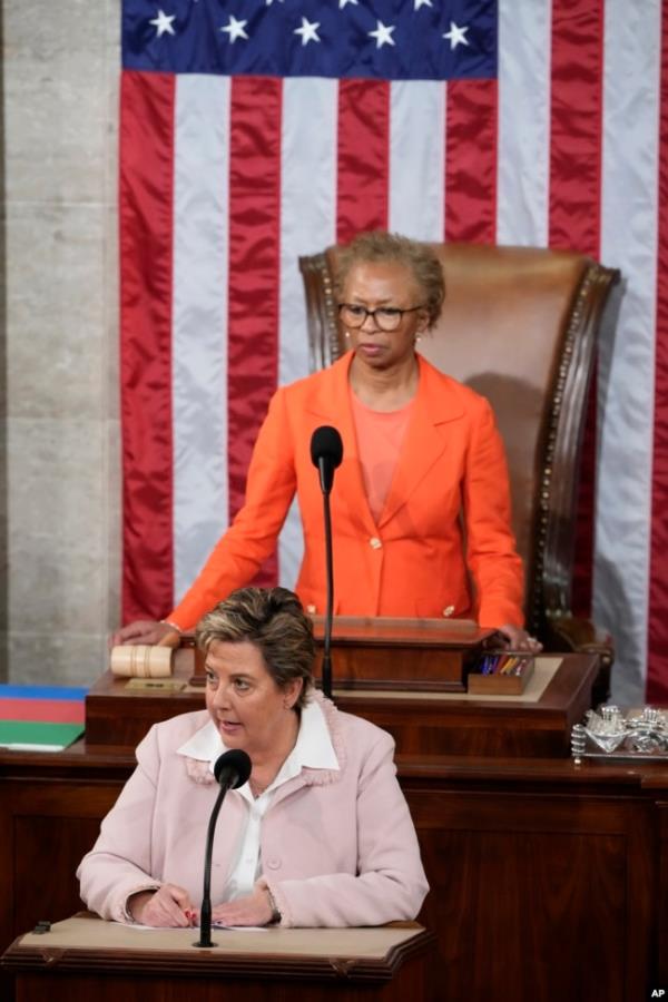 Clerk of the House of the Representatives Cheryl Johnson, top, and reading clerk Susan Cole oversee the House as the House meets for the third day to elect a speaker and co<em></em>nvene the 118th Co<em></em>ngress in Washington, Jan. 5, 2023.